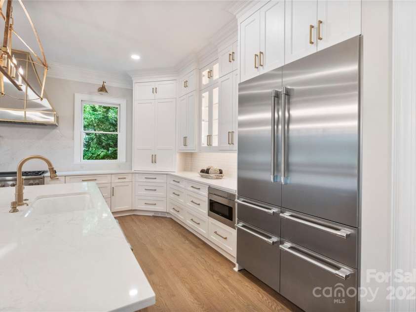 8721 Lake Challis Lane, Charlotte, NC 28226.  MLS# CAR4264096, YatesRealty ID 21863. 