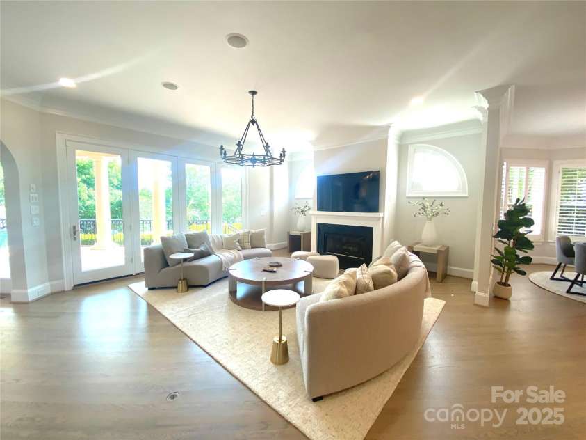 8721 Lake Challis Lane, Charlotte, NC 28226.  MLS# CAR4264096, YatesRealty ID 21863. 
