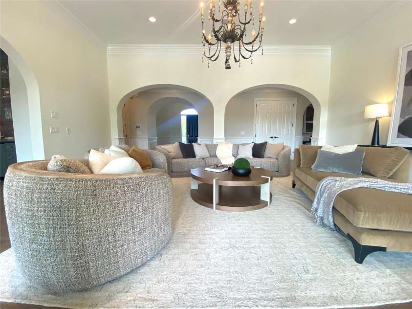 8721 Lake Challis Lane, Charlotte, NC 28226.  MLS# CAR4264096, YatesRealty ID 21863. 