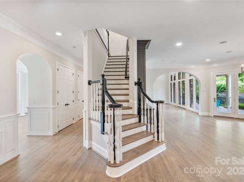 8721 Lake Challis Lane, Charlotte, NC 28226.  MLS# CAR4264096, YatesRealty ID 21863. 