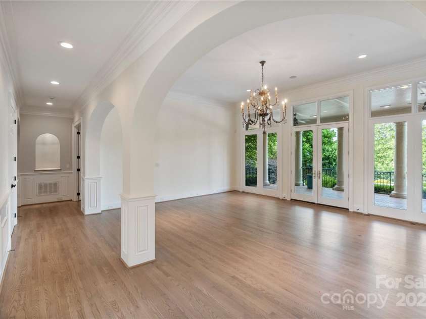 8721 Lake Challis Lane, Charlotte, NC 28226.  MLS# CAR4264096, YatesRealty ID 21863. 