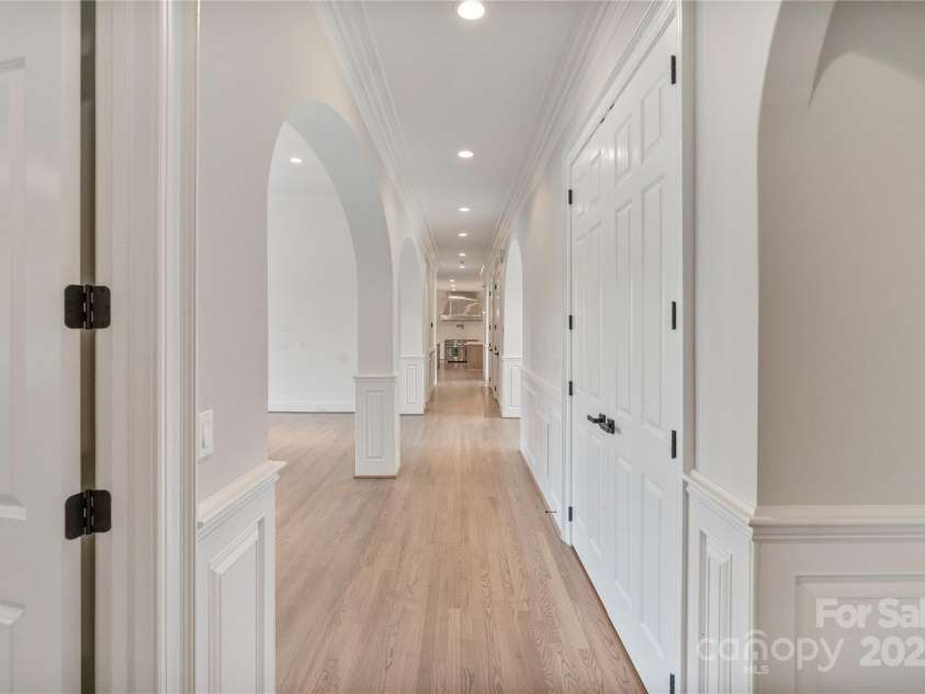 8721 Lake Challis Lane, Charlotte, NC 28226.  MLS# CAR4264096, YatesRealty ID 21863. 