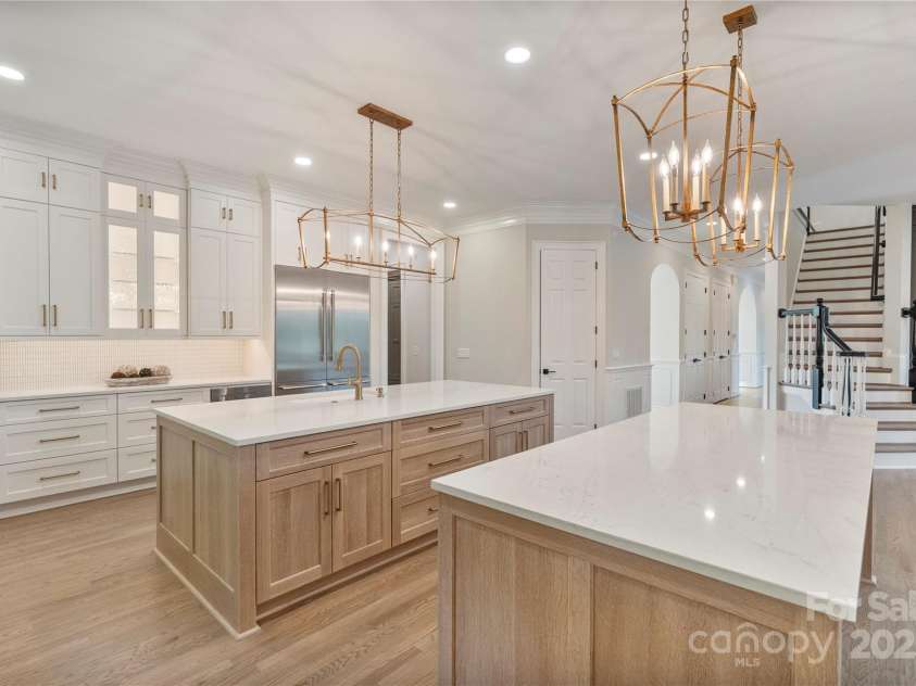 8721 Lake Challis Lane, Charlotte, NC 28226.  MLS# CAR4264096, YatesRealty ID 21863. 