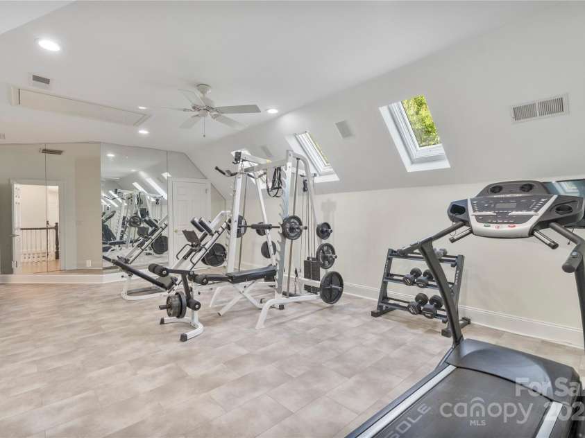 8721 Lake Challis Lane, Charlotte, NC 28226.  MLS# CAR4264096, YatesRealty ID 21863. 