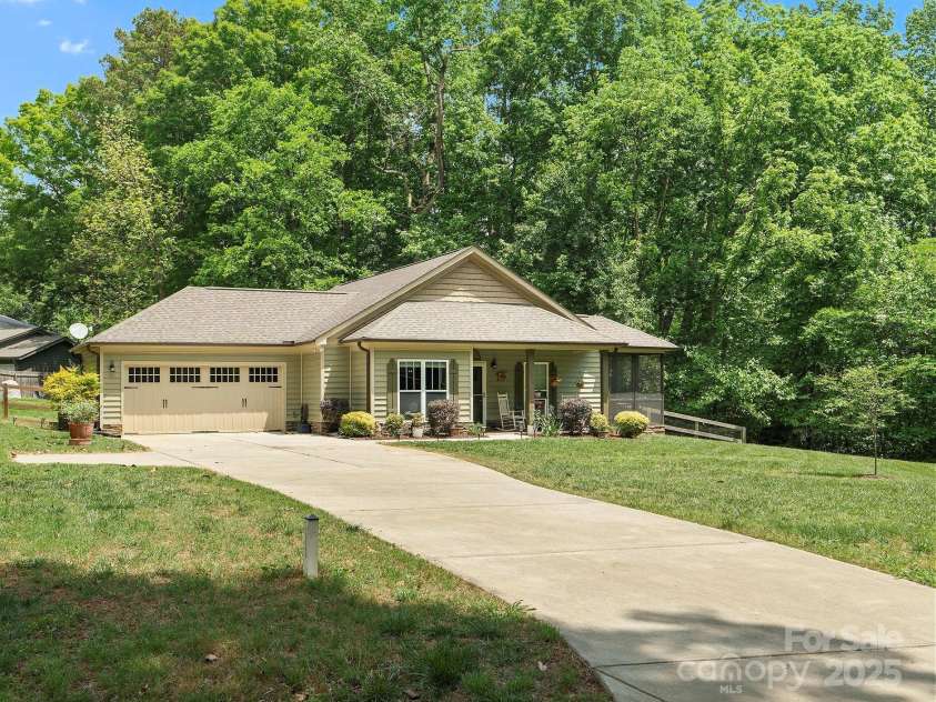 10340 Williams Road, Mint Hill, NC 28227.  MLS# CAR4247829, YatesRealty ID 21865. Long Driveway