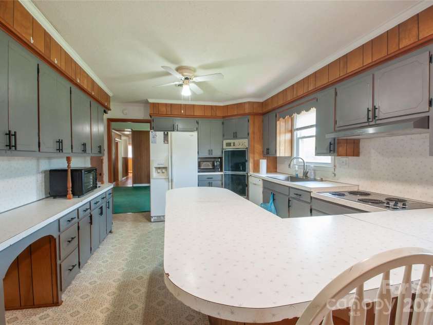 4268 Wilkesboro Highway, Statesville, NC 28625.  MLS# CAR4260024, YatesRealty ID 21866. 