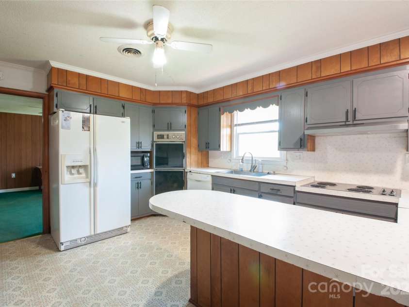 4268 Wilkesboro Highway, Statesville, NC 28625.  MLS# CAR4260024, YatesRealty ID 21866. 