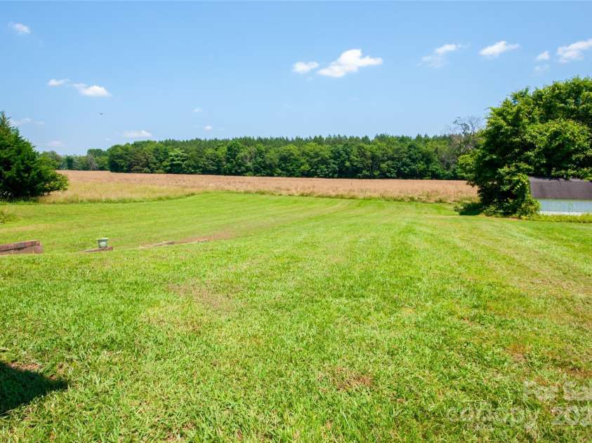 4268 Wilkesboro Highway, Statesville, NC 28625.  MLS# CAR4260024, YatesRealty ID 21866. Back Yard