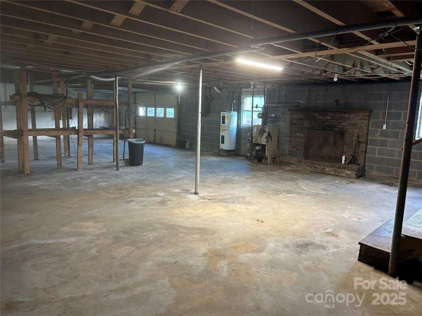 4268 Wilkesboro Highway, Statesville, NC 28625.  MLS# CAR4260024, YatesRealty ID 21866. Large Basement 