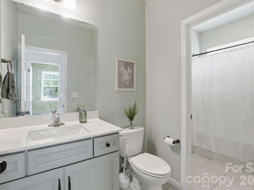 1134 Baldwin Drive, Lancaster, SC 29720.  MLS# CAR4375902, YatesRealty ID 21867. Full Bathroom 2 on the main level
