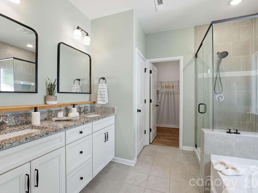 1134 Baldwin Drive, Lancaster, SC 29720.  MLS# CAR4420995, YatesRealty ID 21867. Primary Bathroom