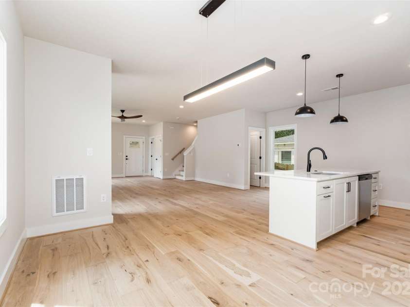 2512 Remington Street, Charlotte, NC 28216.  MLS# CAR4243674, YatesRealty ID 21867. 