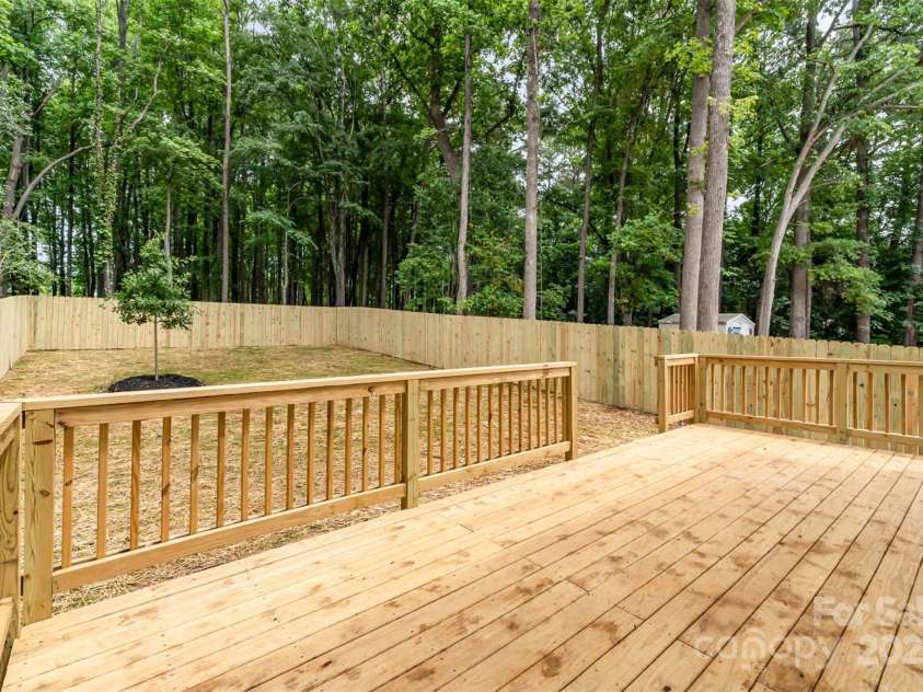 2512 Remington Street, Charlotte, NC 28216.  MLS# CAR4243674, YatesRealty ID 21867. 