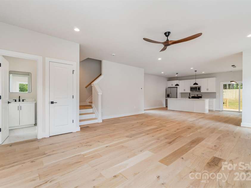 2512 Remington Street, Charlotte, NC 28216.  MLS# CAR4243674, YatesRealty ID 21867. Living Room