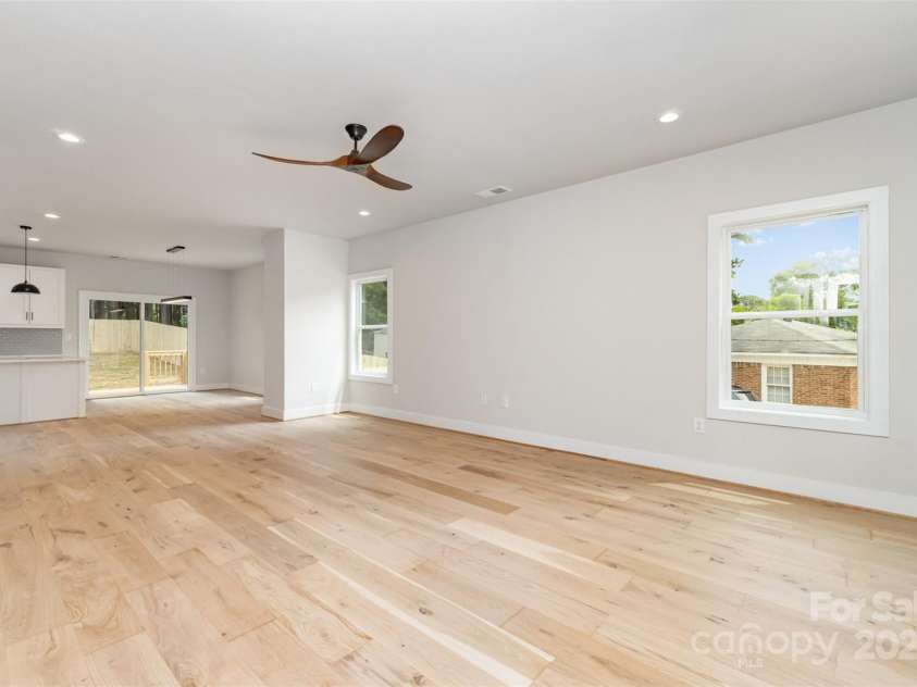 2512 Remington Street, Charlotte, NC 28216.  MLS# CAR4243674, YatesRealty ID 21867. Living Room