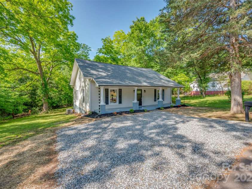 118 Landis Street, Forest City, NC 28043.  MLS# CAR4257373, YatesRealty ID 21868. 