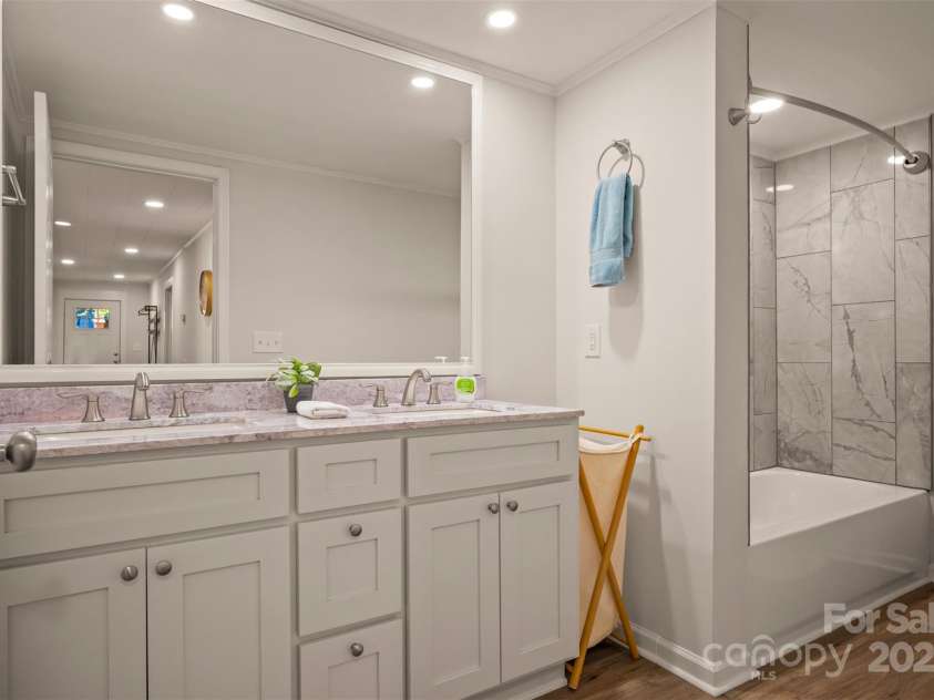 118 Landis Street, Forest City, NC 28043.  MLS# CAR4257373, YatesRealty ID 21868. 