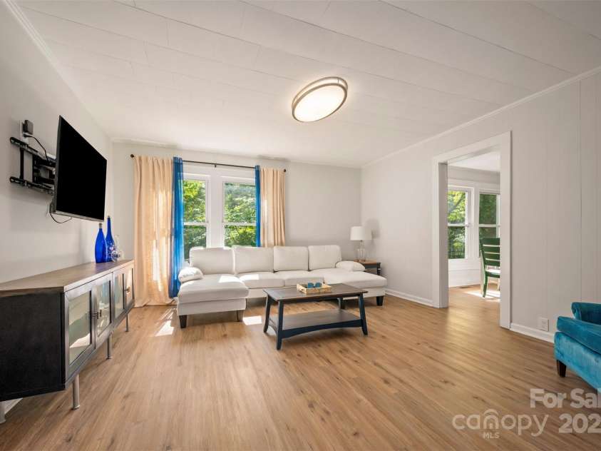 118 Landis Street, Forest City, NC 28043.  MLS# CAR4257373, YatesRealty ID 21868. 