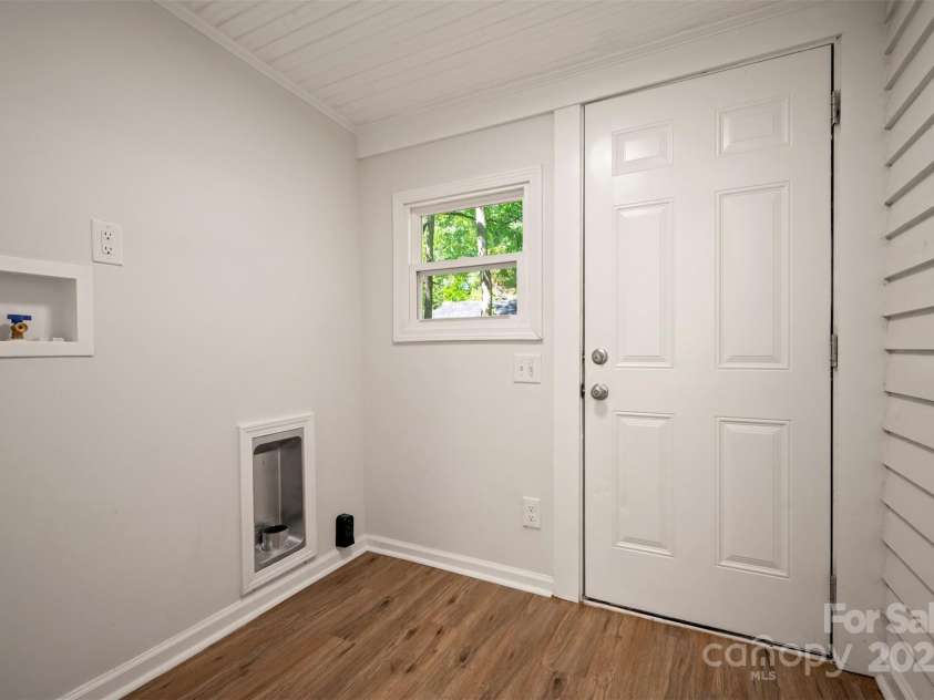 118 Landis Street, Forest City, NC 28043.  MLS# CAR4257373, YatesRealty ID 21868. 