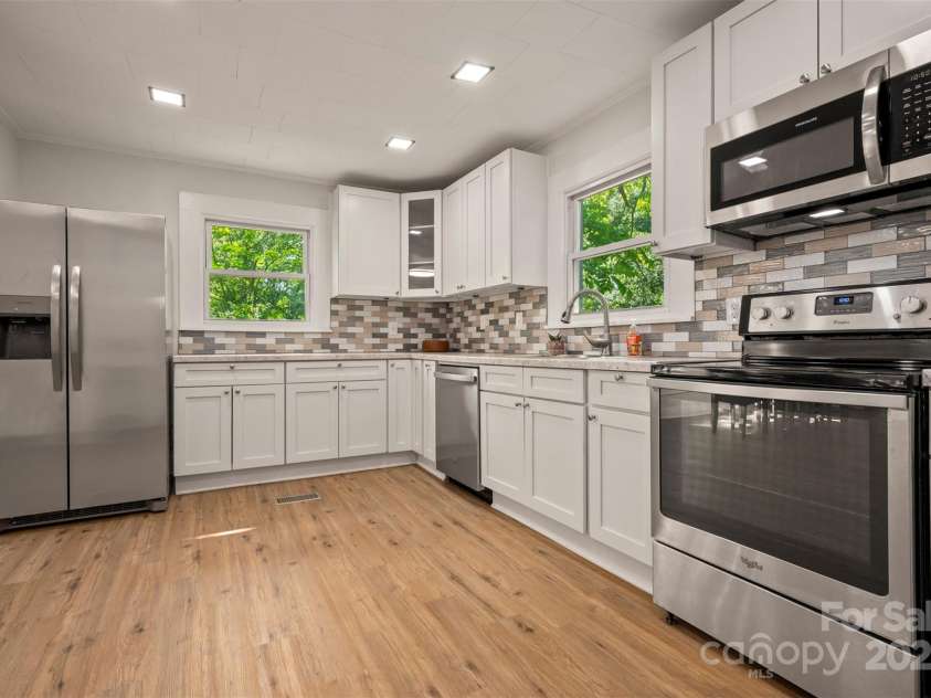 118 Landis Street, Forest City, NC 28043.  MLS# CAR4257373, YatesRealty ID 21868. 