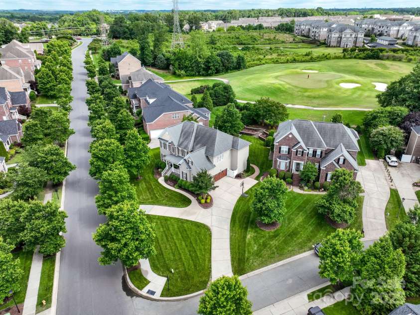 538 Fairwoods Drive, Huntersville, NC 28078.  MLS# CAR4263413, YatesRealty ID 21869. 