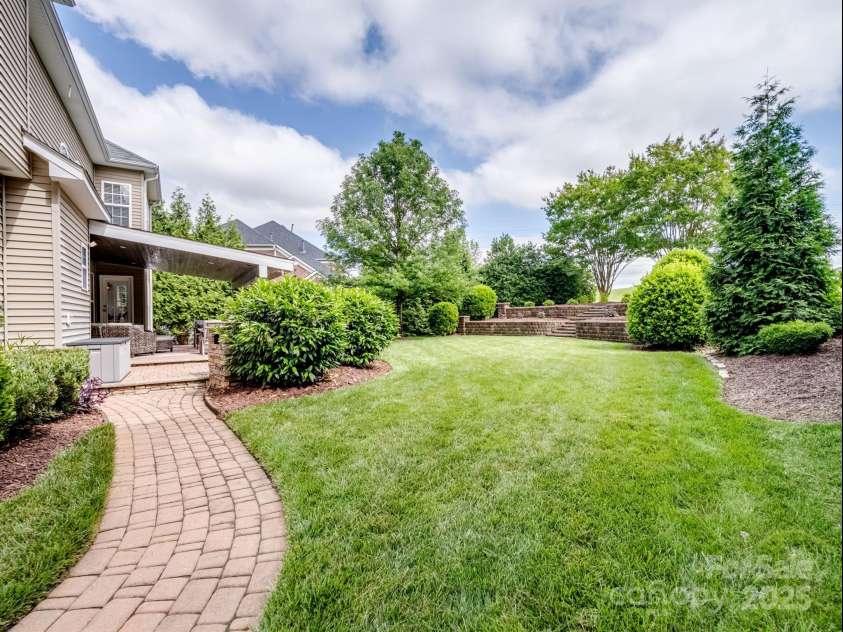 538 Fairwoods Drive, Huntersville, NC 28078.  MLS# CAR4263413, YatesRealty ID 21869. 