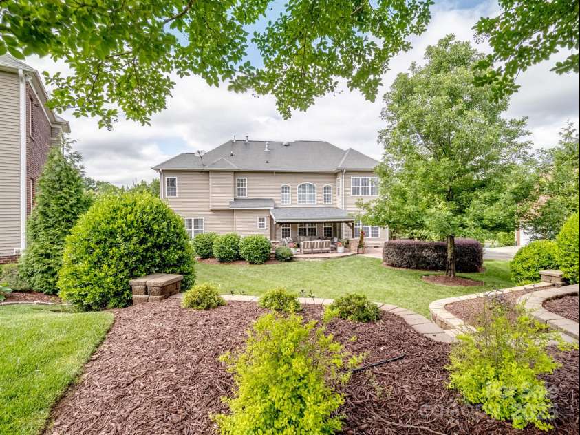 538 Fairwoods Drive, Huntersville, NC 28078.  MLS# CAR4263413, YatesRealty ID 21869. 