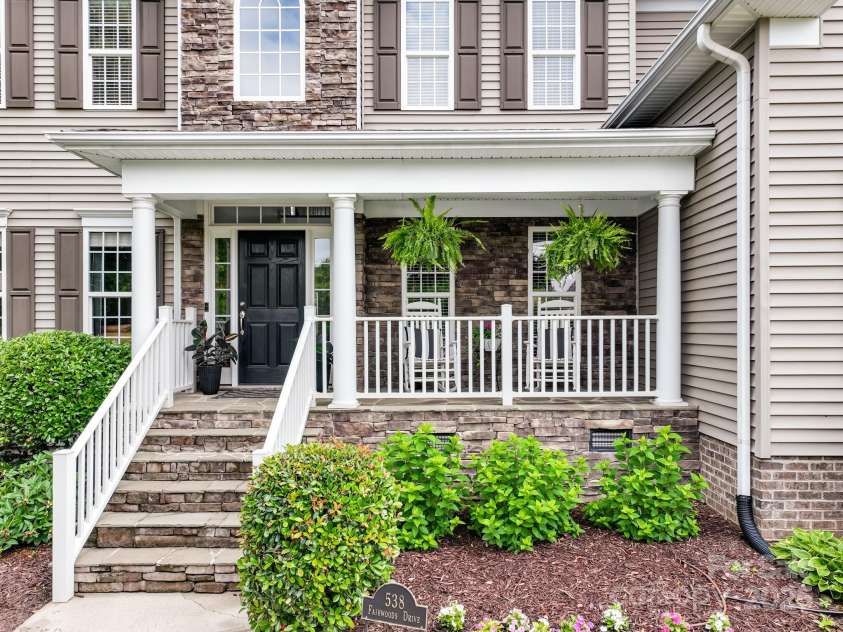 538 Fairwoods Drive, Huntersville, NC 28078.  MLS# CAR4263413, YatesRealty ID 21869. 