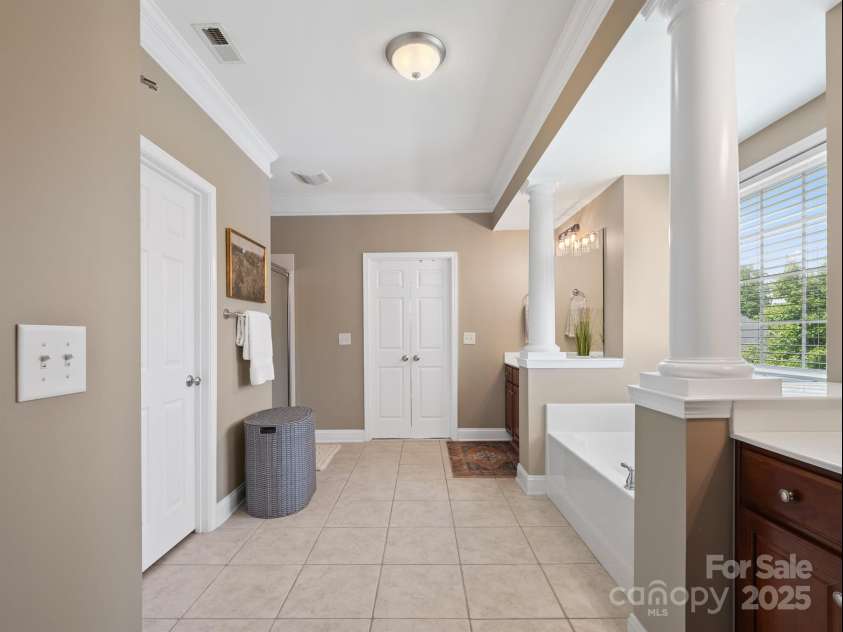 538 Fairwoods Drive, Huntersville, NC 28078.  MLS# CAR4263413, YatesRealty ID 21869. 