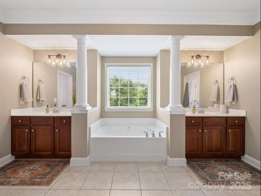 538 Fairwoods Drive, Huntersville, NC 28078.  MLS# CAR4263413, YatesRealty ID 21869. 
