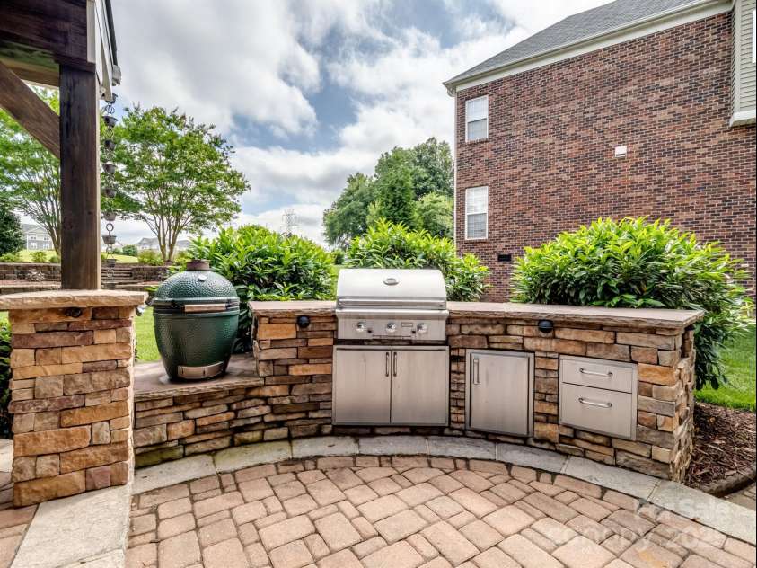 538 Fairwoods Drive, Huntersville, NC 28078.  MLS# CAR4263413, YatesRealty ID 21869. 