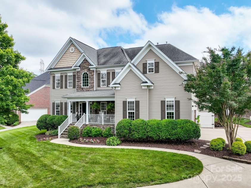 538 Fairwoods Drive, Huntersville, NC 28078.  MLS# CAR4263413, YatesRealty ID 21869. 