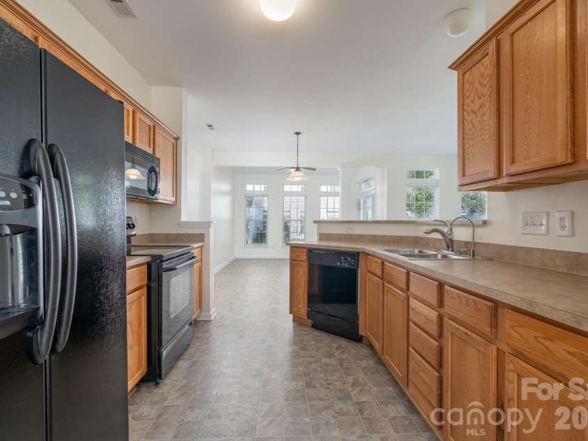 115 Autumn Falls Drive, Lake Wylie, SC 29710.  MLS# CAR4318027, YatesRealty ID 2187. 