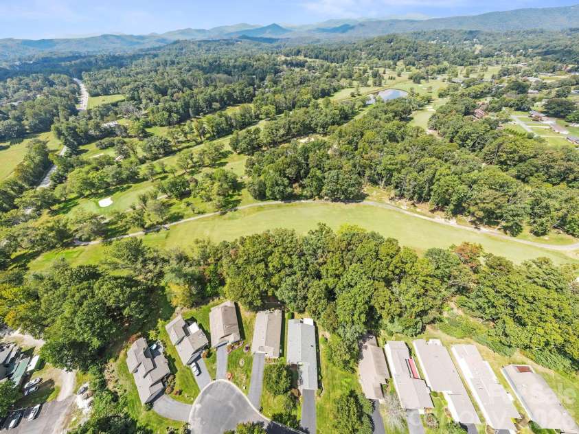 241 Fairway View Drive, Etowah, NC 28729.  MLS# CAR4304614, YatesRealty ID 2187. Etowah Golf Villas border the Fairway of the golf course