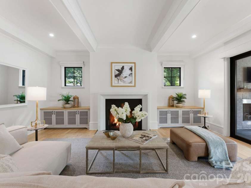 409 Bertonley Avenue, Charlotte, NC 28211.  MLS# CAR4365550, YatesRealty ID 21870. 