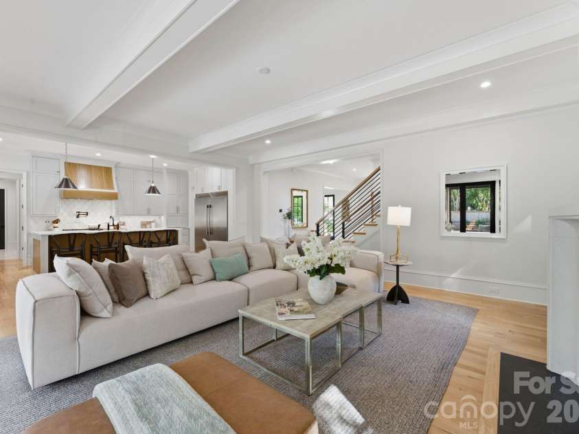 409 Bertonley Avenue, Charlotte, NC 28211.  MLS# CAR4365550, YatesRealty ID 21870. 