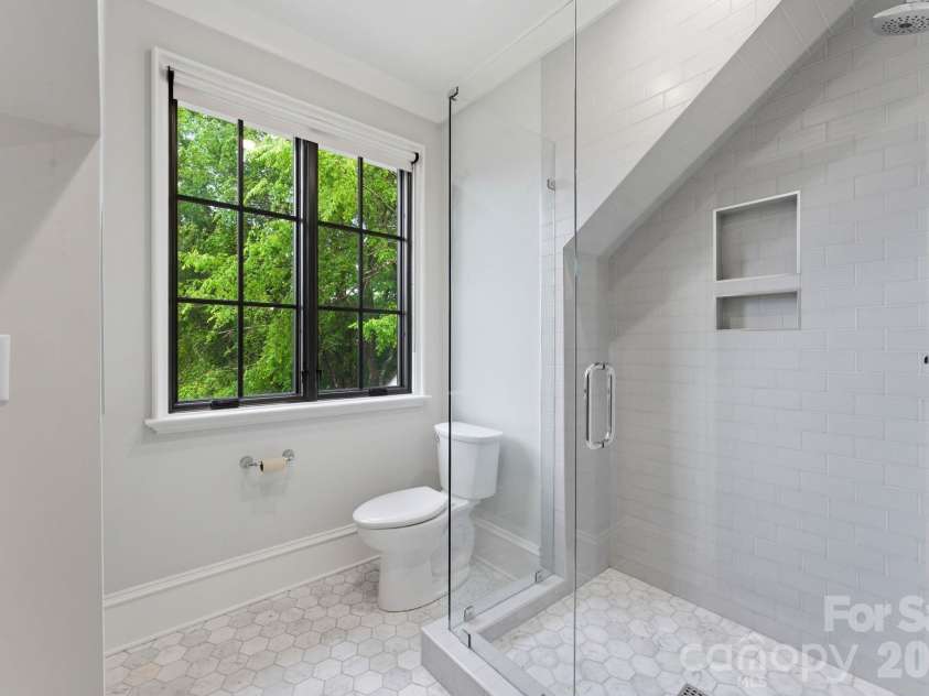 409 Bertonley Avenue, Charlotte, NC 28211.  MLS# CAR4365550, YatesRealty ID 21870. 