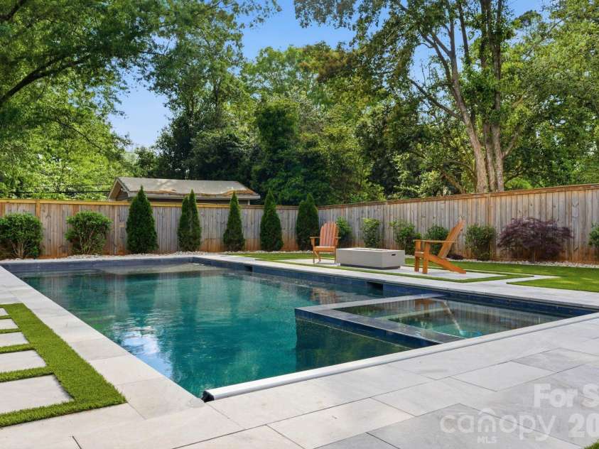 409 Bertonley Avenue, Charlotte, NC 28211.  MLS# CAR4365550, YatesRealty ID 21870. 