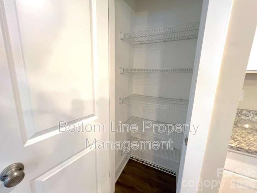 2546 Hemphill Street, Charlotte, NC 28208.  MLS# CAR4379918, YatesRealty ID 21871. 