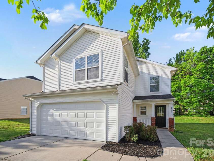 2021 Sonoma Valley Drive, Charlotte, NC 28214.  MLS# CAR4370971, YatesRealty ID 21872. 