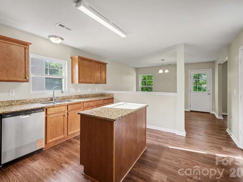 2021 Sonoma Valley Drive, Charlotte, NC 28214.  MLS# CAR4370971, YatesRealty ID 21872. 