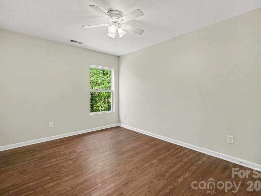 2021 Sonoma Valley Drive, Charlotte, NC 28214.  MLS# CAR4370971, YatesRealty ID 21872. 