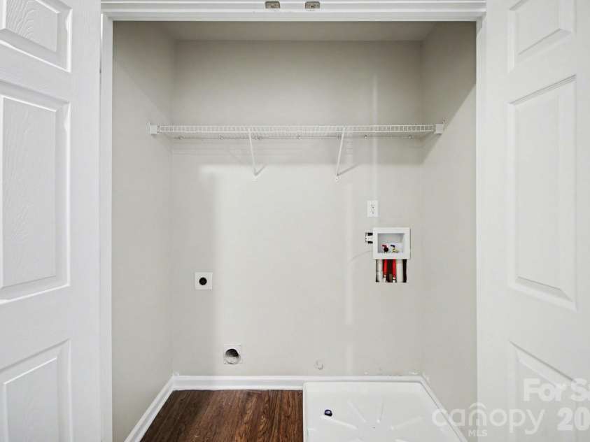 2021 Sonoma Valley Drive, Charlotte, NC 28214.  MLS# CAR4370971, YatesRealty ID 21872. 