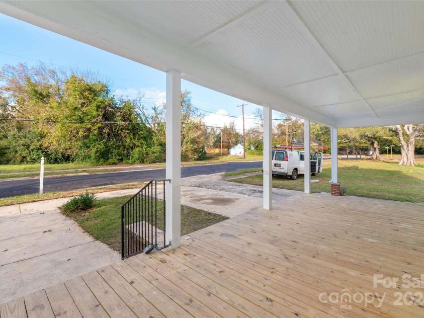 305 Elm Street, Lancaster, SC 29720.  MLS# CAR4201533, YatesRealty ID 21872. 