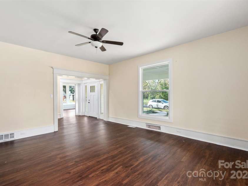 305 Elm Street, Lancaster, SC 29720.  MLS# CAR4201533, YatesRealty ID 21872. 