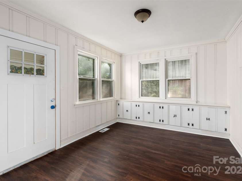 305 Elm Street, Lancaster, SC 29720.  MLS# CAR4201533, YatesRealty ID 21872. 