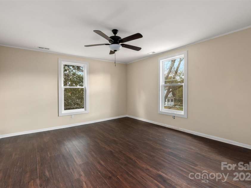 305 Elm Street, Lancaster, SC 29720.  MLS# CAR4201533, YatesRealty ID 21872. 