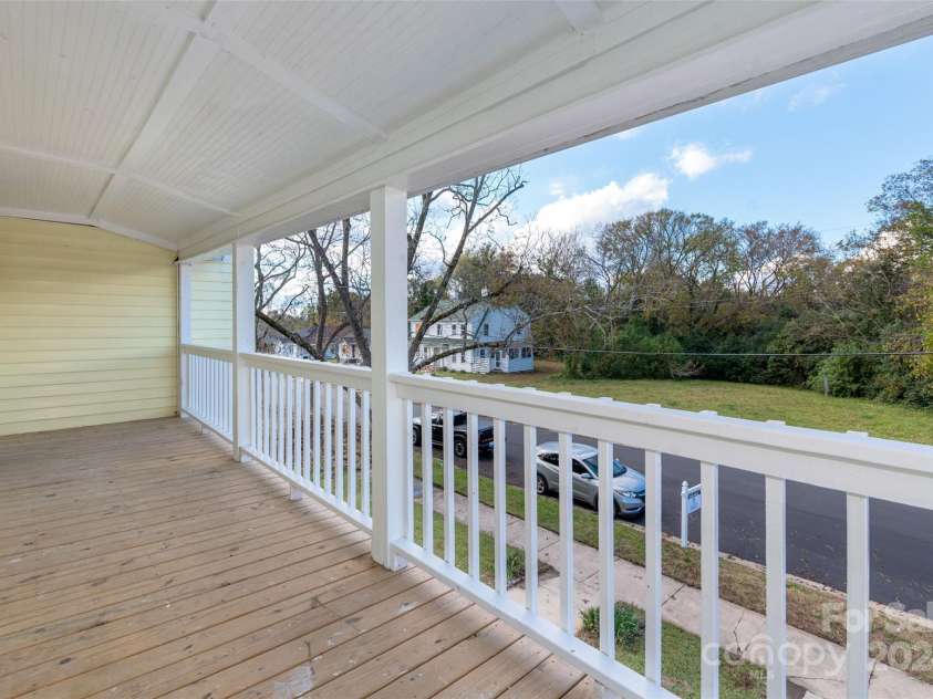 305 Elm Street, Lancaster, SC 29720.  MLS# CAR4201533, YatesRealty ID 21872. 