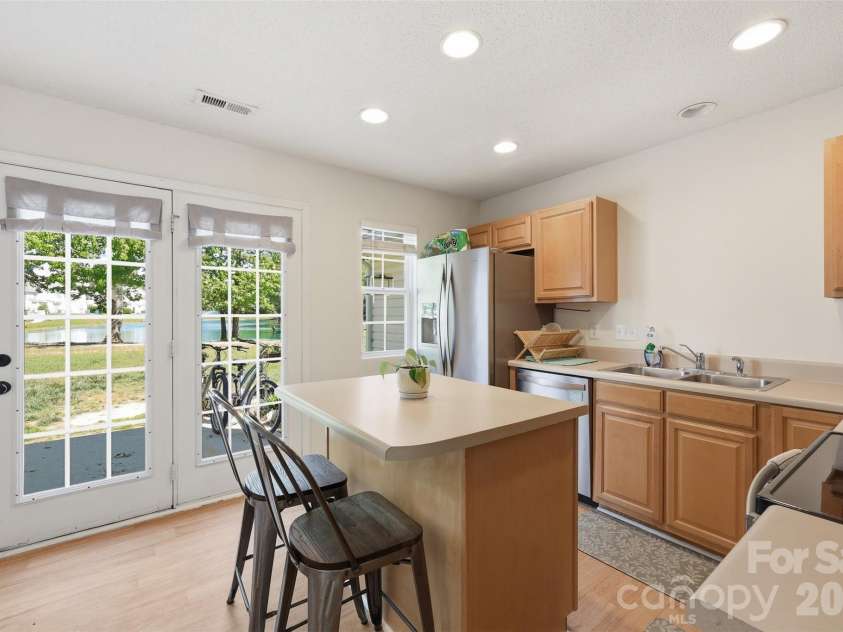 104 Gelderland Drive, Matthews, NC 28104.  MLS# CAR4378988, YatesRealty ID 21873. 