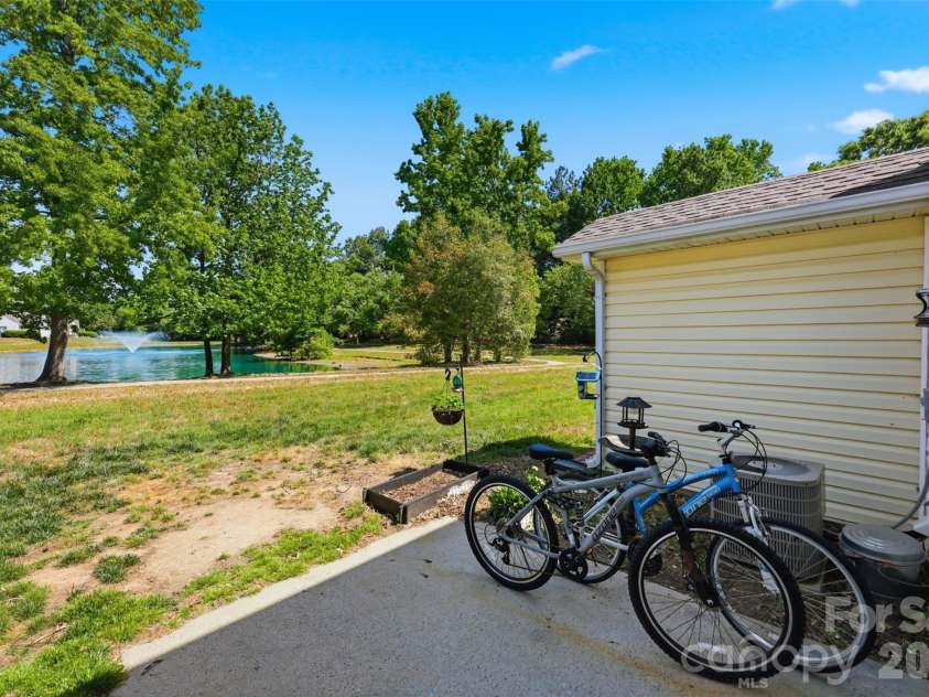 104 Gelderland Drive, Matthews, NC 28104.  MLS# CAR4378988, YatesRealty ID 21873. 